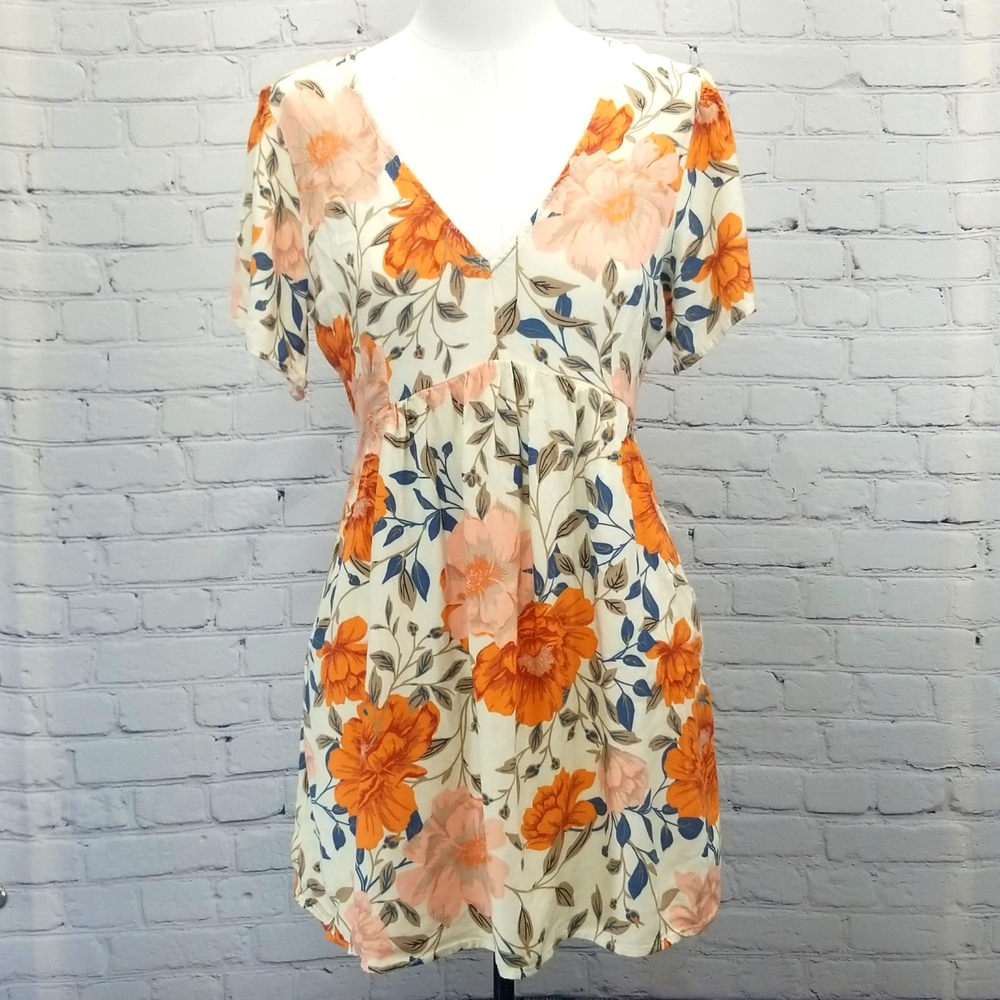 Soft, vibrant, spring and summer dress by saltwater Luxe size medium